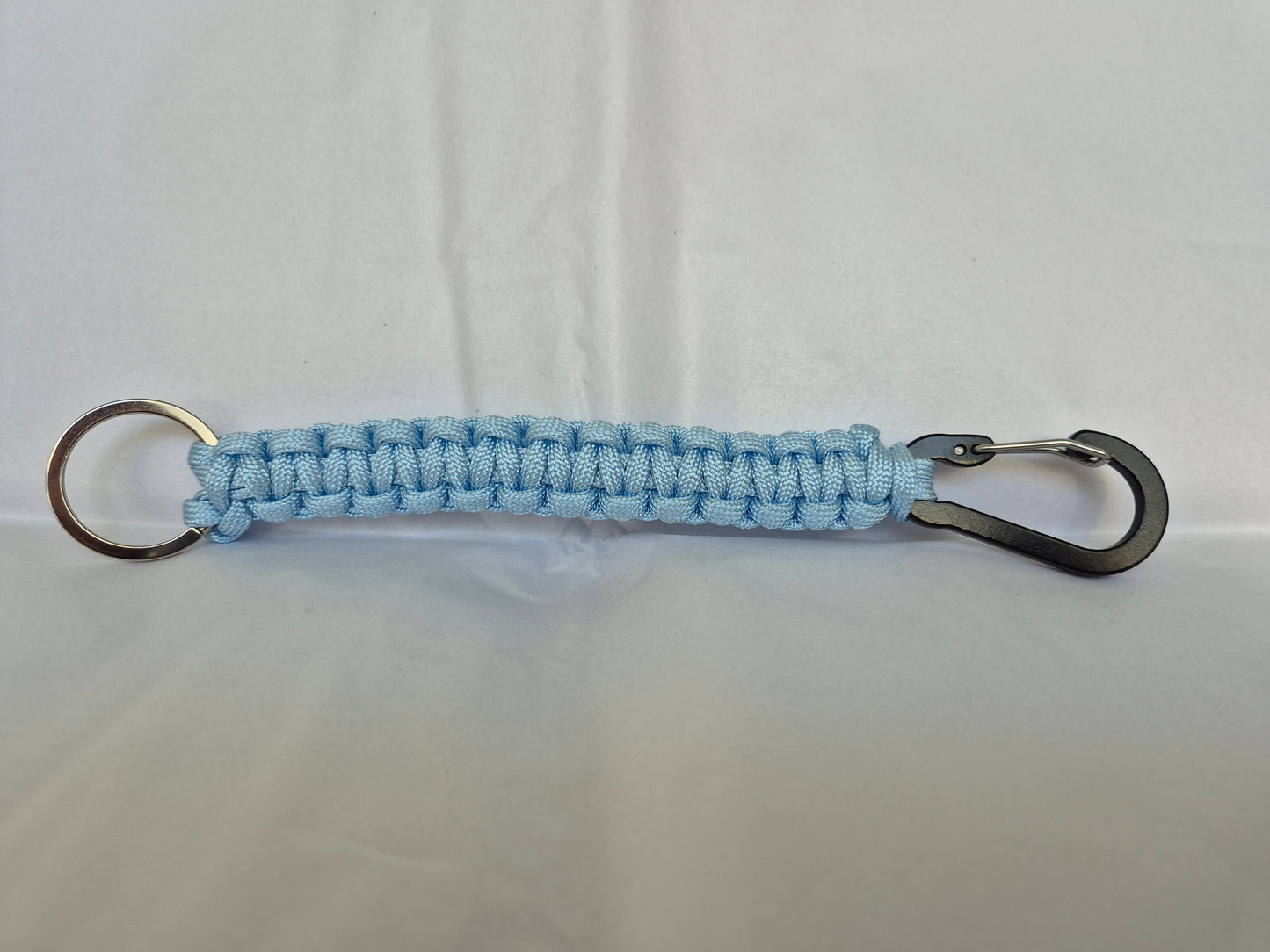 🔑 Paracord Keychains – Clip-On Utility with Personality