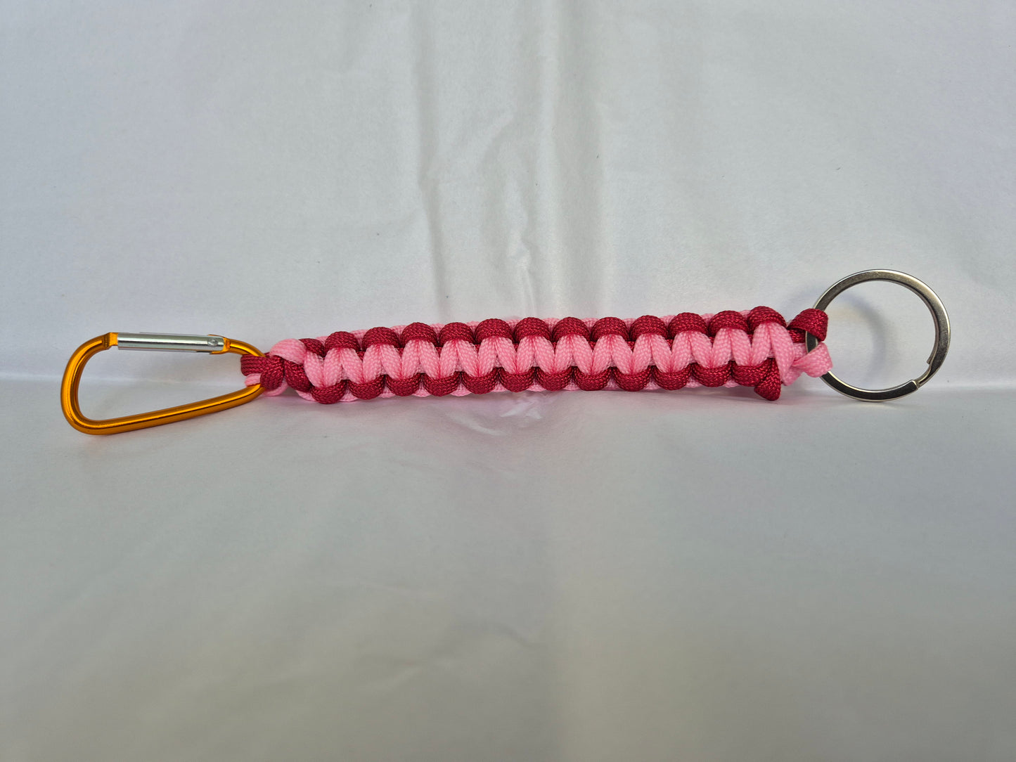 🔑 Paracord Keychains – Clip-On Utility with Personality